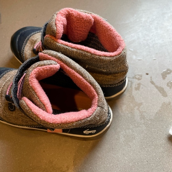 Adorable See Kai Run winter girls ankle boots! - Picture 3 of 8